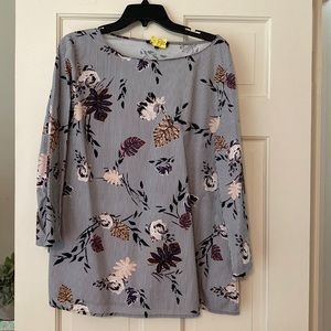 Cotten blend blouse.